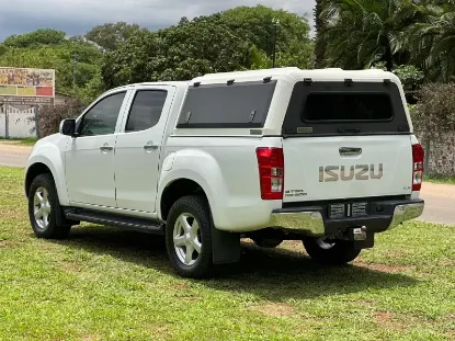 Picture of Isuzu KB300 2015