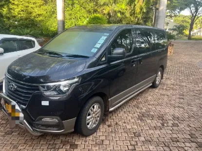 Picture of Hyundai H-1 2018