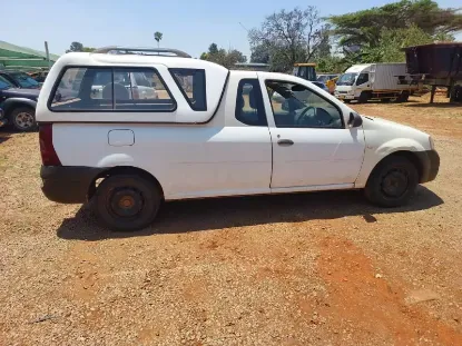 Picture of Nissan NP200 2011