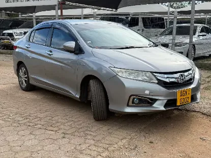 Picture of Honda Grace 2015