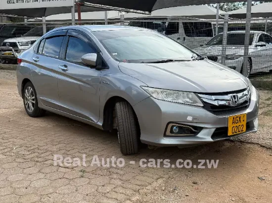 Picture of Honda Grace 2015