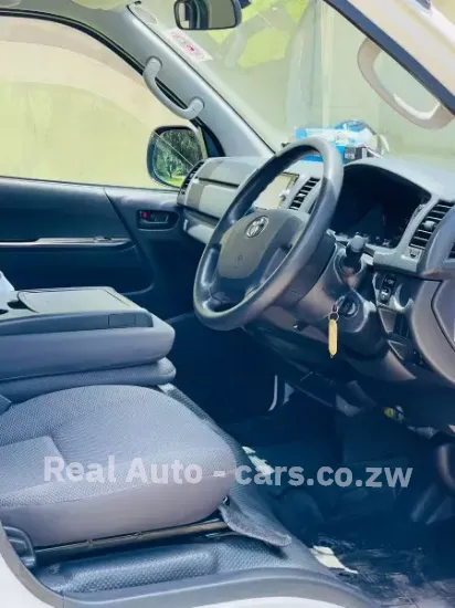Picture of Toyota Quantum 2016