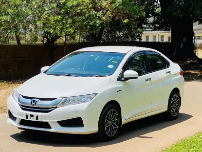 Picture of Honda Grace 2015