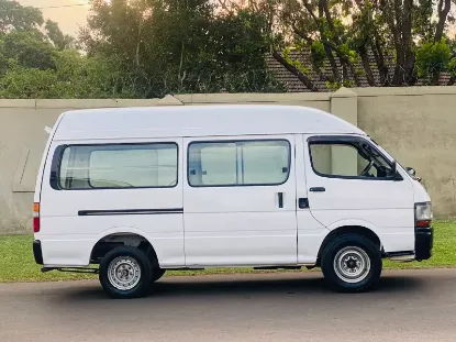 Picture of Toyota Hiace 2000