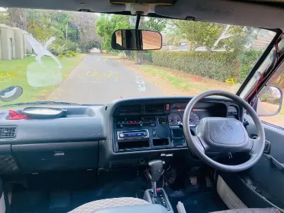 Picture of Toyota Hiace 2000