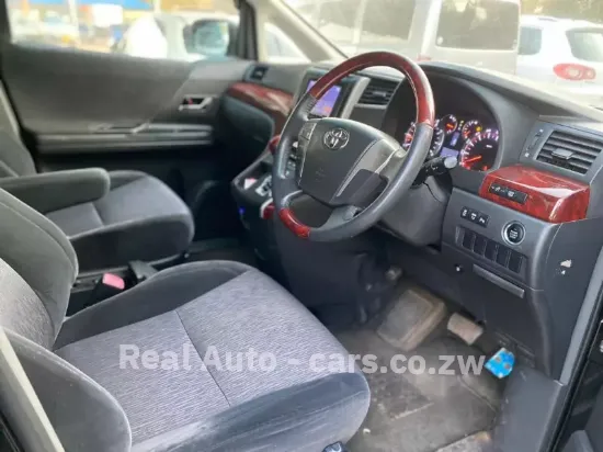 Picture of Toyota Alphard 2010