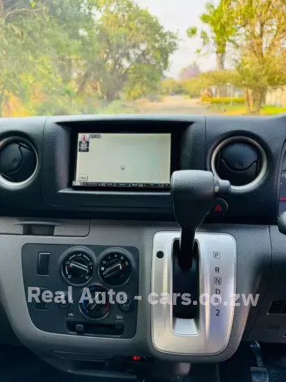 Picture of Nissan NV350 2015