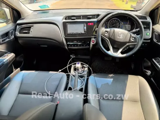 Picture of Honda Grace 2015