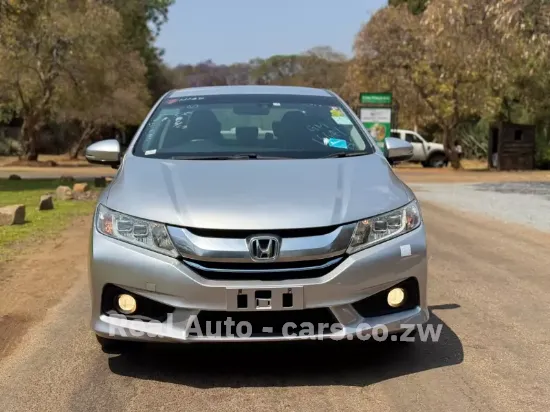 Picture of Honda Grace 2015
