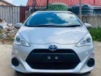 Picture of Toyota Aqua 2016