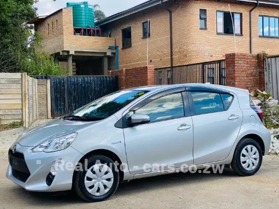Picture of Toyota Aqua 2016
