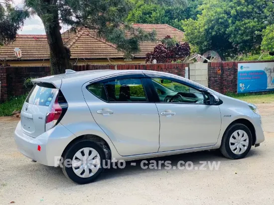 Picture of Toyota Aqua 2016