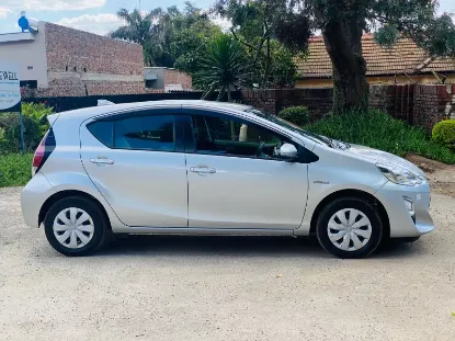Picture of Toyota Aqua 2016