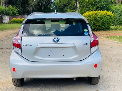 Picture of Toyota Aqua 2016