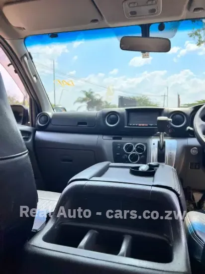 Picture of Nissan NV350 2013