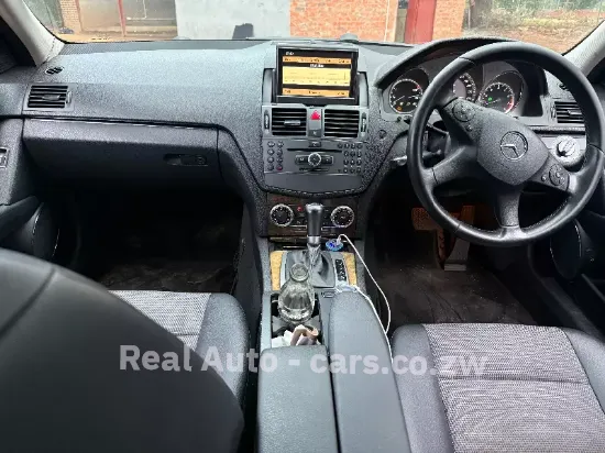 Picture of Mercedes Benz C-Class 2009