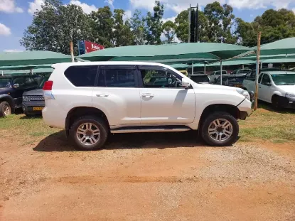 Picture of Toyota Land Cruiser 2013