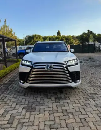 Picture of Lexus LX 2023