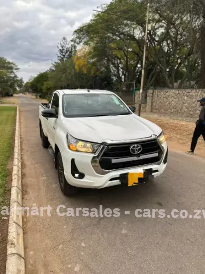 Picture of Toyota Hilux 2021