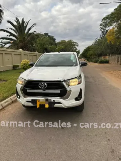 Picture of Toyota Hilux 2021