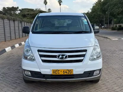 Picture of Hyundai H-1 2016