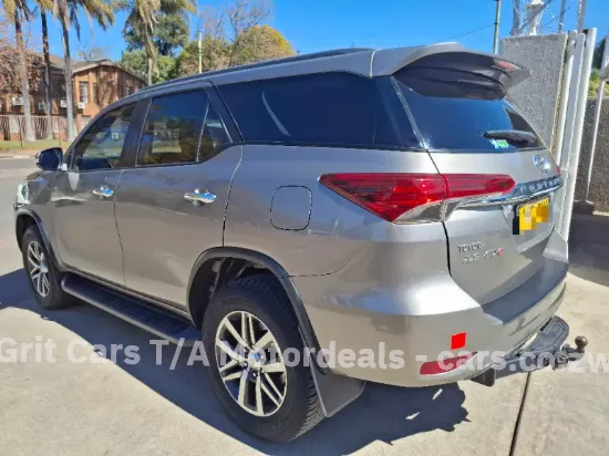 Picture of Toyota Fortuner 2016