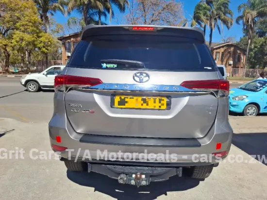 Picture of Toyota Fortuner 2016