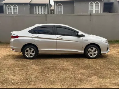 Picture of Honda Grace 2016