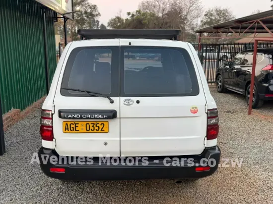 Picture of Toyota Land Cruiser 2003