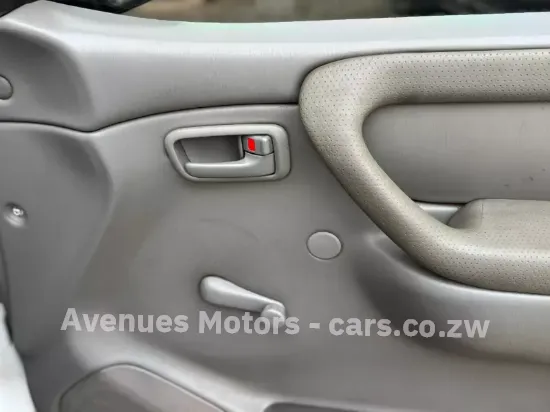 Picture of Toyota Land Cruiser 2003