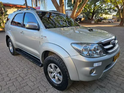 Picture of Toyota Fortuner
