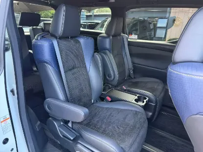 Picture of Toyota Vellfire 2017