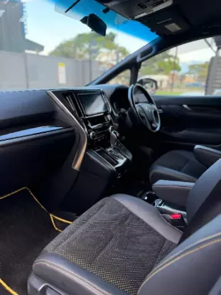 Picture of Toyota Vellfire 2017