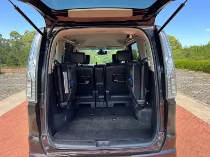 Picture of Seven Seater Nissan Serena C26