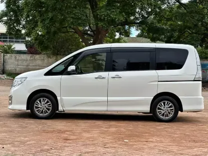 Picture of Seven Seater Nissan Serena C26