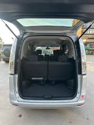 Picture of Seven Seater Nissan Serena C26