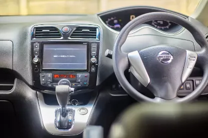 Picture of Seven Seater Nissan Serenas C26s