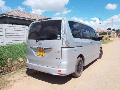 Picture of Seven (7) Seater Nissan Serenas C26