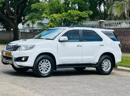 Picture of Toyota Fortuner 2013