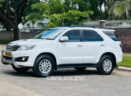 Picture of Toyota Fortuner 2013
