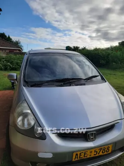 Picture of Honda Fit 2002