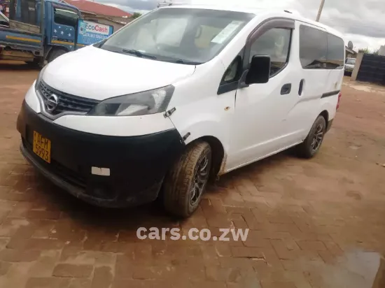 Picture of Nissan NV200 2010