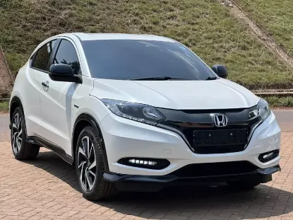 Picture of Hybrid Mid SUVs: Honda Vezel, Toyota CHR, Nissan Xtrail T32, Toyota Rav4