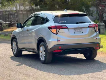 Picture of Mid SUVs: Honda Vezel, Mazda CX5, Toyota Vanguard, Nissan Xtrail T32, Toyota Ra