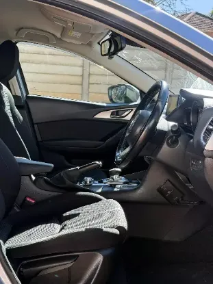 Picture of Mazda Axela 2016