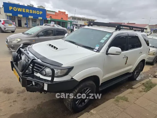 Picture of Toyota Fortuner 2015