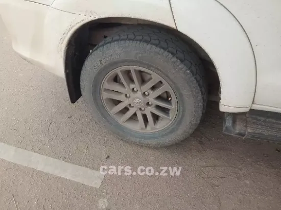 Picture of Toyota Fortuner 2015