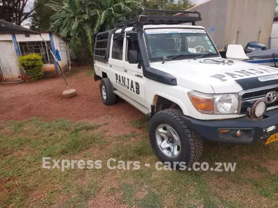 Picture of Toyota Land Cruiser 2012