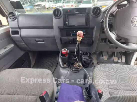 Picture of Toyota Land Cruiser 2012