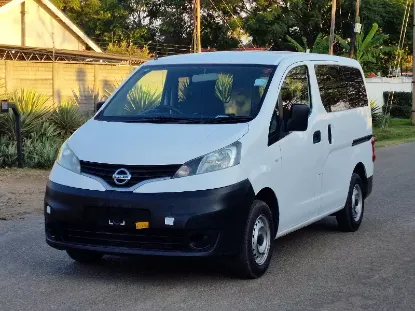 Picture of Nissan NV200 2017